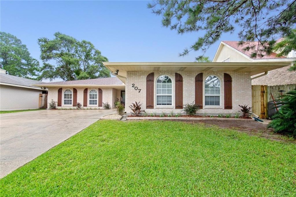 207 Chubasco Ln, Slidell, LA 70458 - photo 1