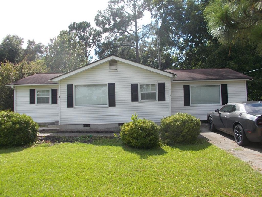 915 Wheeler Ave N, Douglas, GA 31533 - photo 1