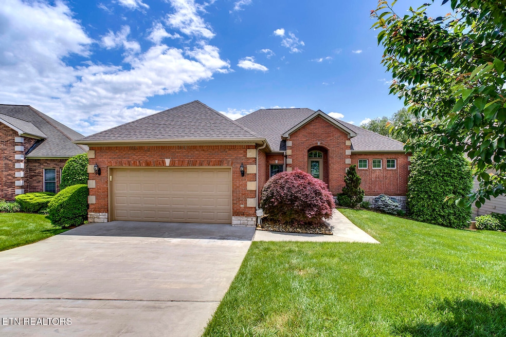 Pending $1,249,000