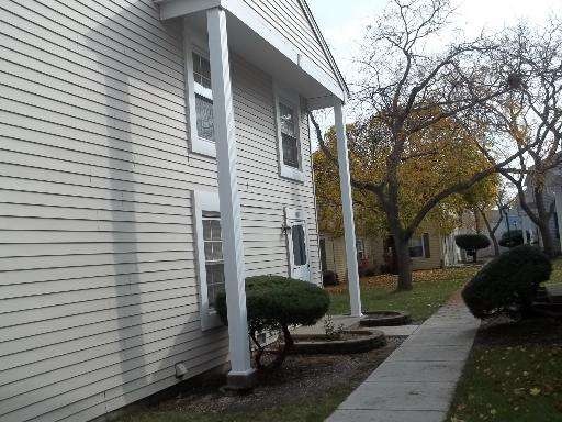 416 James Ct unit 22B, Glendale Heights, IL 60139 - photo 1