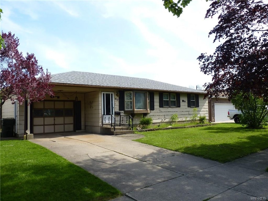 852 Remington Dr, North Tonawanda, NY 14120 - photo 1