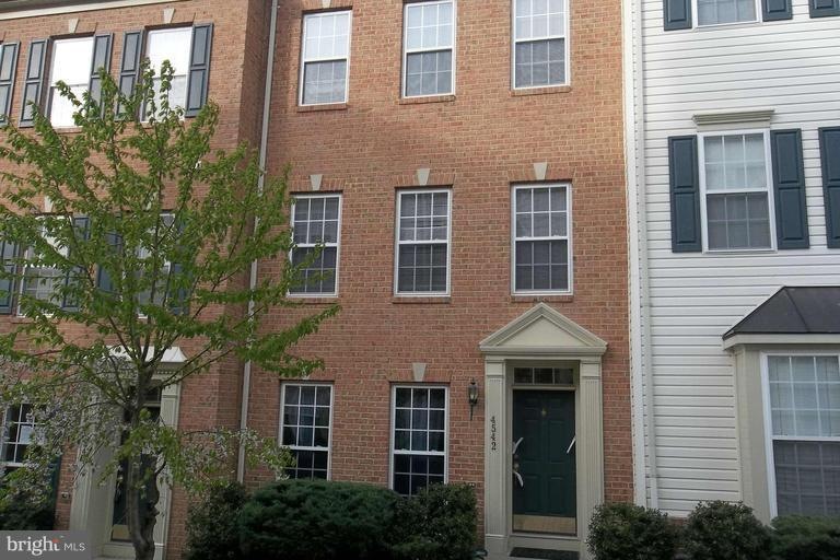 4542 Hidden Stream Ct, Owings Mills, MD 21117 - photo 1