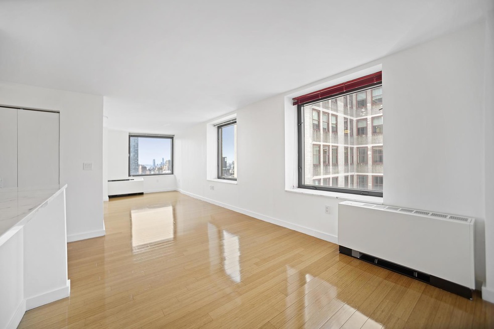 unlisted-address, New York, NY 10018 - photo 1