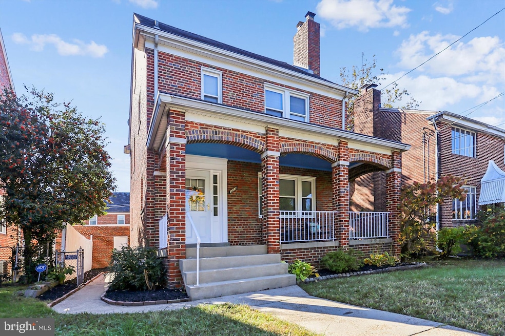 For Sale $847,100 • Co-Listing Agent