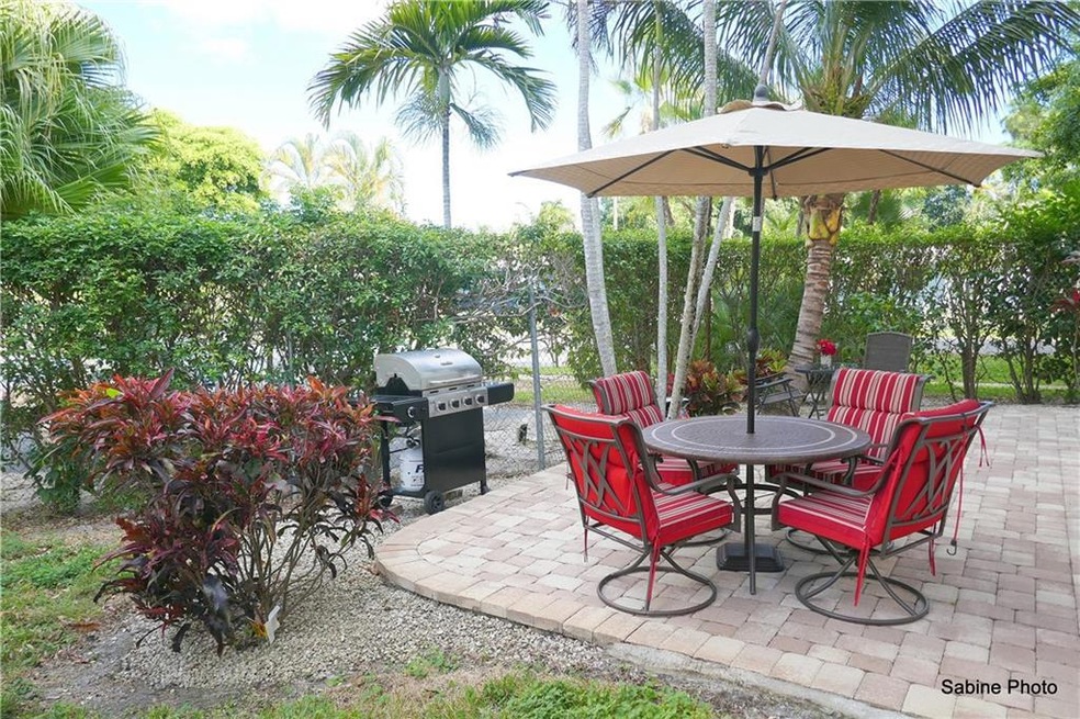 VRG 112 Bldg 13 Fantastic backyard with terrace