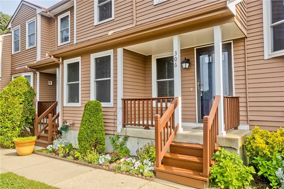 200 Heroux Blvd unit 306, Cumberland, RI 02864 - photo 1