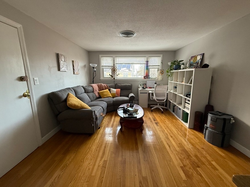 775 Lagrange St unit 6, West Roxbury, MA 02132 - photo 1