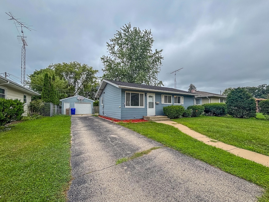 1917 84th St, Kenosha, WI 53143 - photo 1