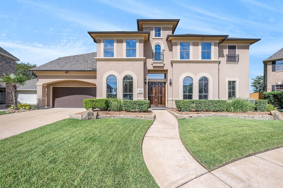 8819 Hollow Banks Ln, Houston, TX 77095 - photo 1