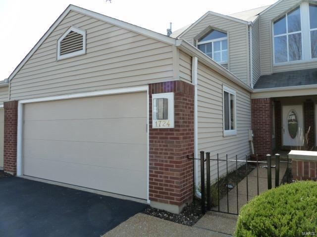 Open Sun 4/8 1-3.  Attractive 4BR, 3B & 2CG townho