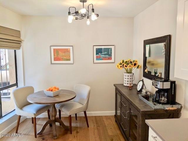 Eat-in Kitchen