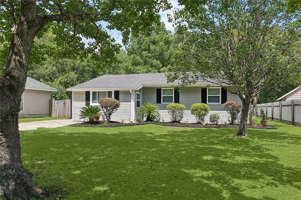214 Maplewood Dr, Slidell, LA 70460 - photo 1
