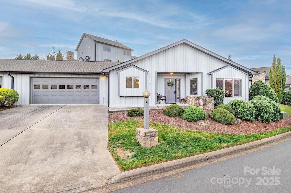 411 Kyfields unit 411, Weaverville, NC 28787 - photo 1