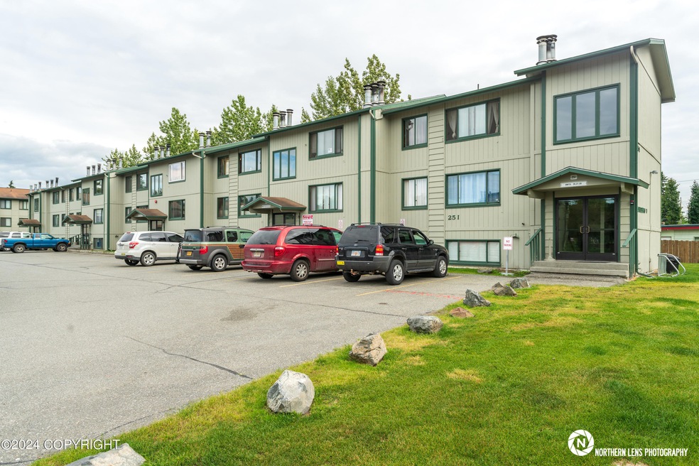 251 McCarrey St 21