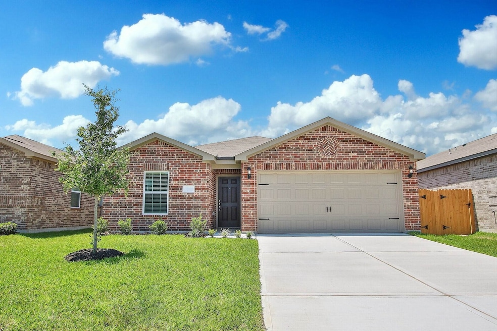 10619 Lost Maples Dr, Cleveland, TX 77328 - photo 1