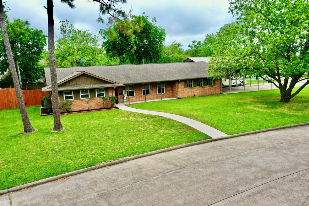 1002 Lindsey Dr, Rosenberg, TX 77471 - photo 1