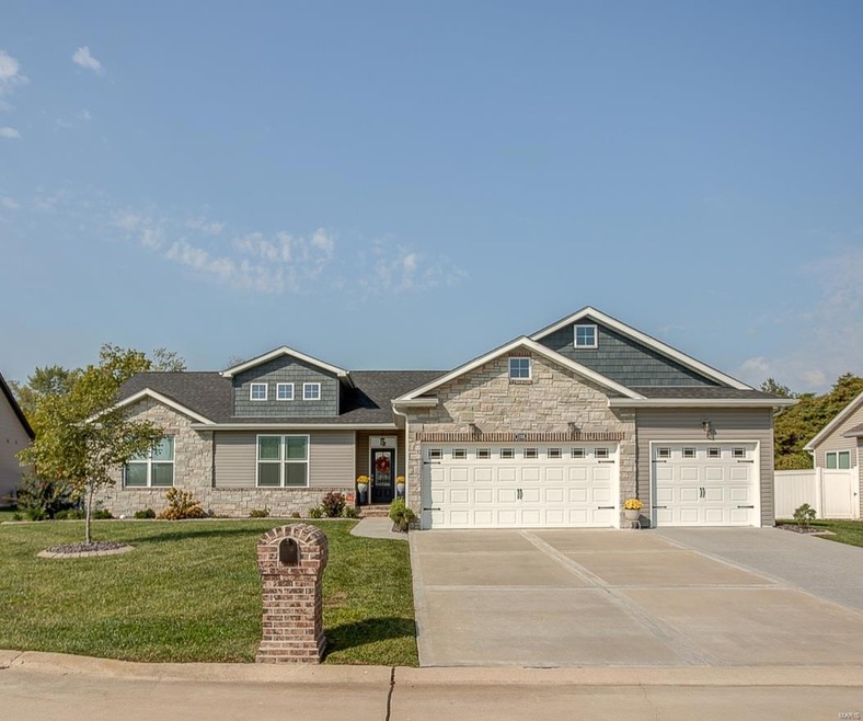 1108 Lucca Ct, Caseyville, IL 62232 - photo 1