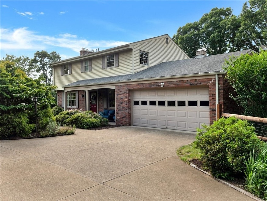 Welcome to 10605 Crest Road!
