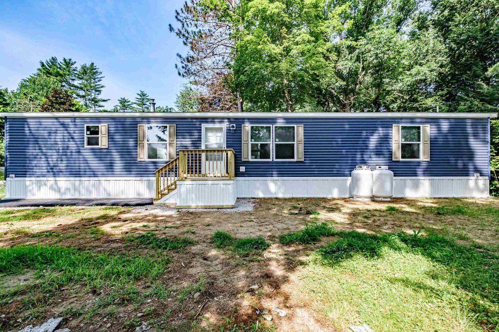 21 Kings Row, Epsom, NH 03234 - photo 1