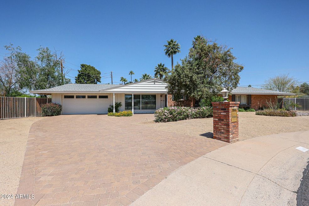 8644 N 15th Dr, Phoenix, AZ 85021 - photo 1