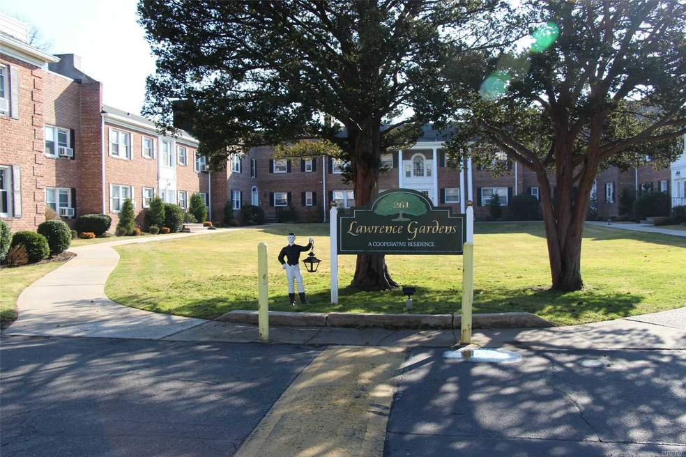 261 Central Ave unit E1, Lawrence, NY 11559 - photo 1