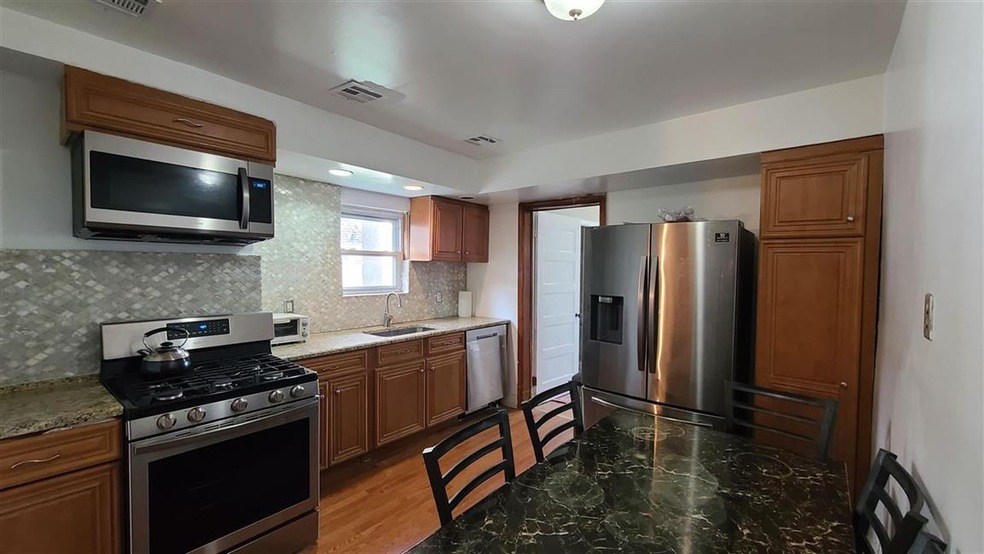 476 Gregory Ave unit 1, Weehawken, NJ 07086 - photo 1