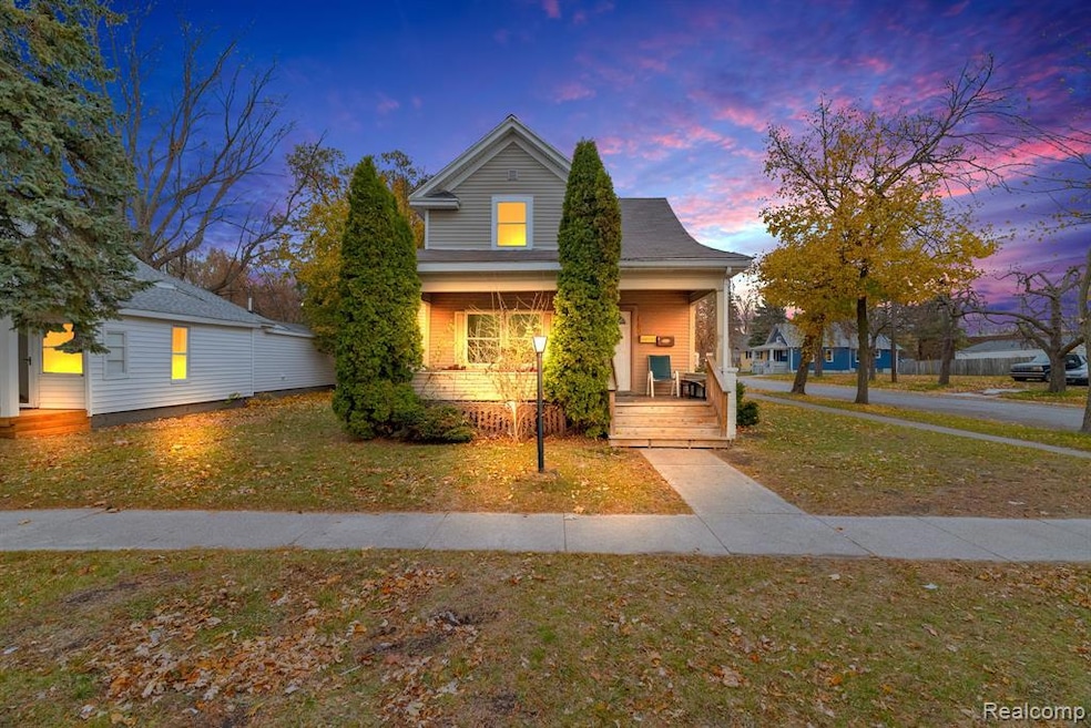 1103 White St, Port Huron, MI 48060 - photo 1