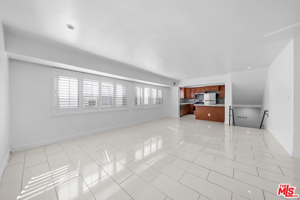 148 S Reeves Dr unit 4, Beverly Hills, CA 90212 - photo 1