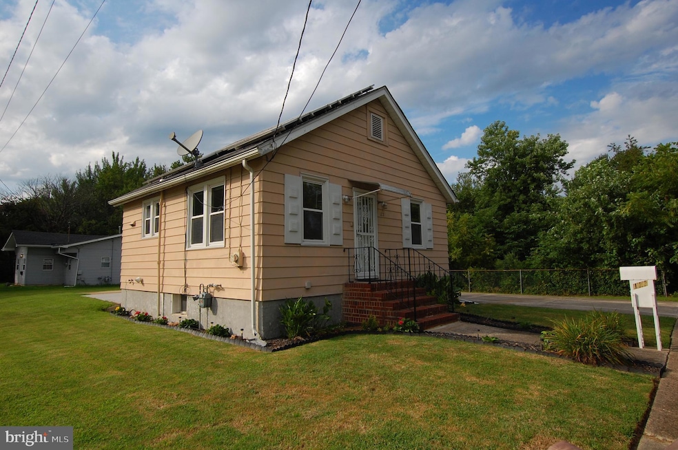 122 Guest St, Penns Grove, NJ 08069 - photo 1