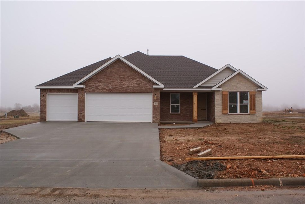 18493 Astor Dr, Fayetteville, AR 72704 - photo 1