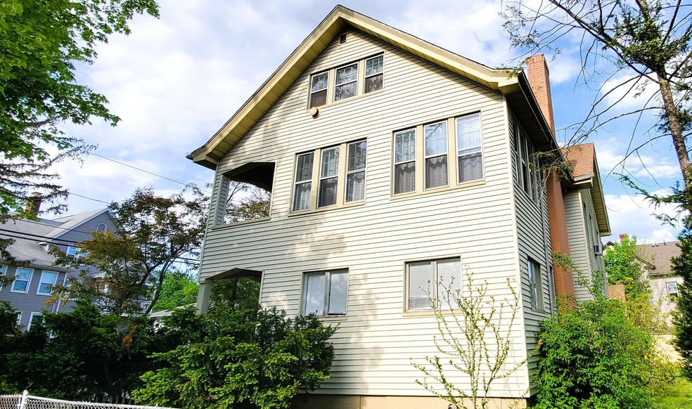 42 Vance St unit 2nd Fl, New Britain, CT 06052 - photo 1