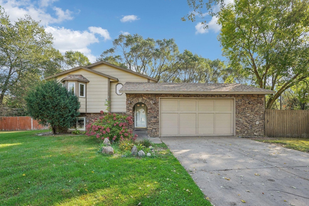 1-web-or-mls-Kentucky Ave N-S0310-001.jpg