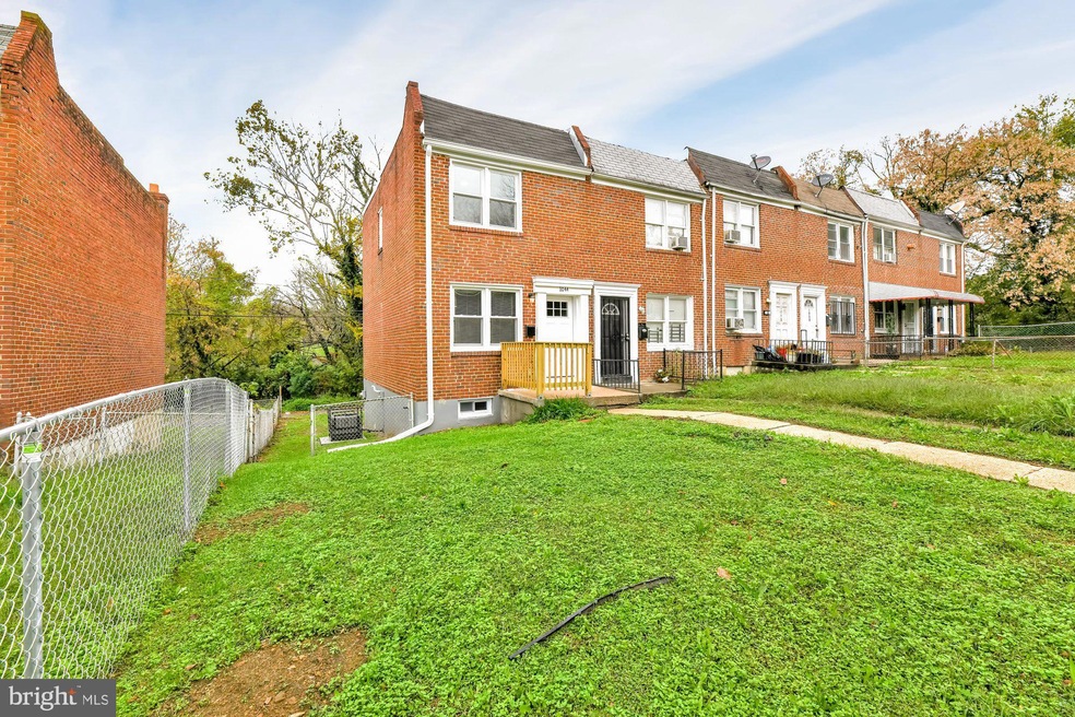 1044 Ellicott Driveway, Baltimore, MD 21216 - photo 1