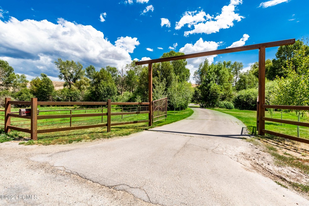 42_Exterior_high_3724244