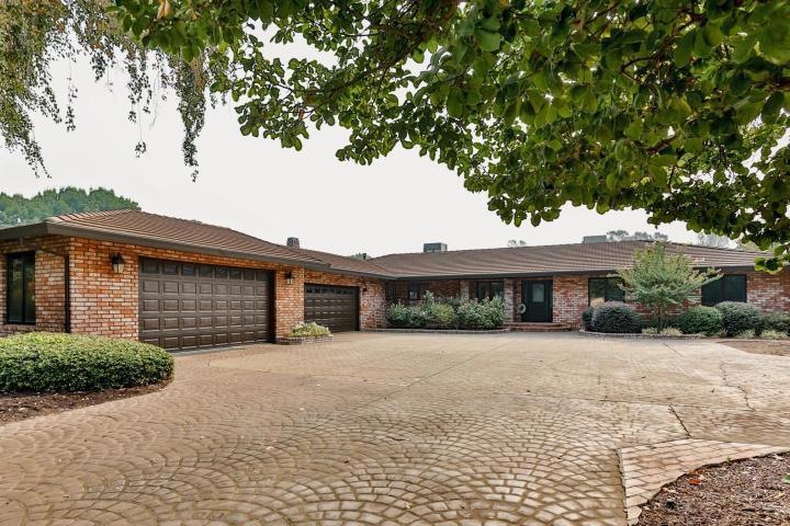 6039 Riverside.Front