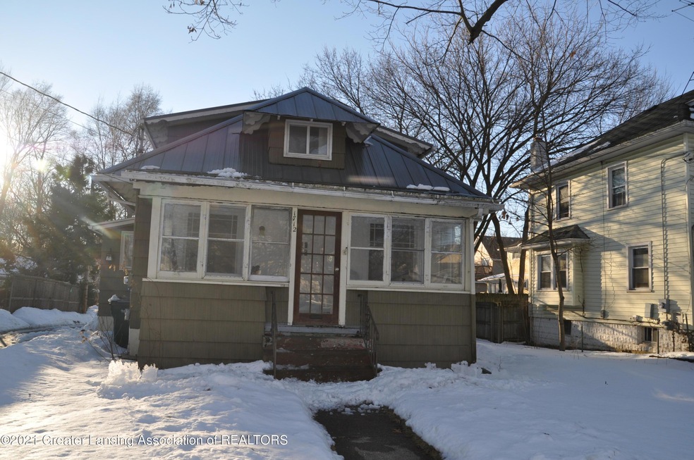 1712 Bradley Ave, Lansing, MI 48910 - photo 1
