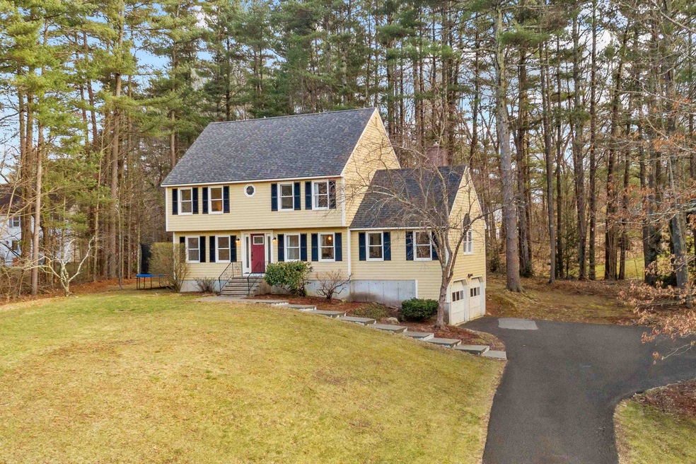 10 Lexington Ave, Londonderry, NH 03053 - photo 1