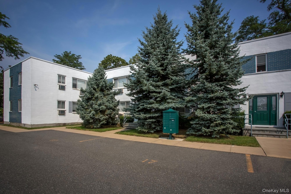 40 Broadway unit A2, Amityville, NY 11701 - photo 1