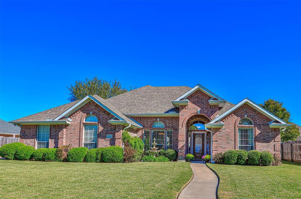 914 Wheeler Creek Dr, Gainesville, TX 76240 - photo 1