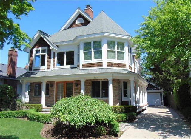 875 Bates Exterior.jpg