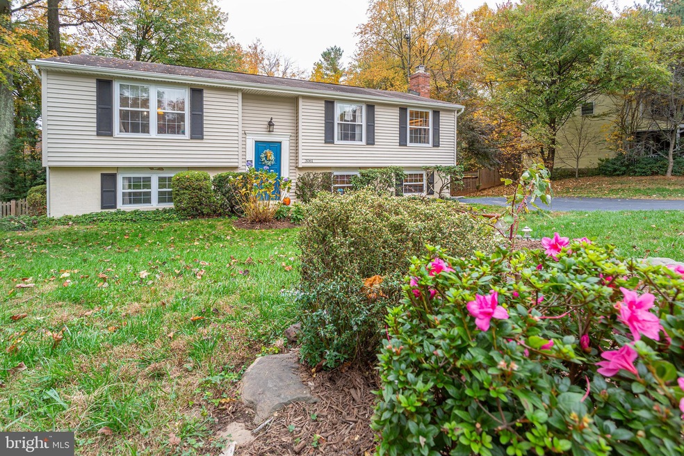 3061 Railroad Vine Ct, Fairfax, VA 22031 - photo 1