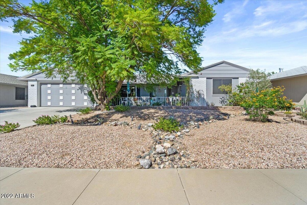 10714 W Hutton Dr, Sun City, AZ 85351 - photo 1