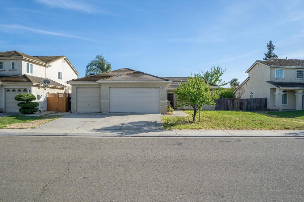 Sold $455,900 • Co-Listing Agent