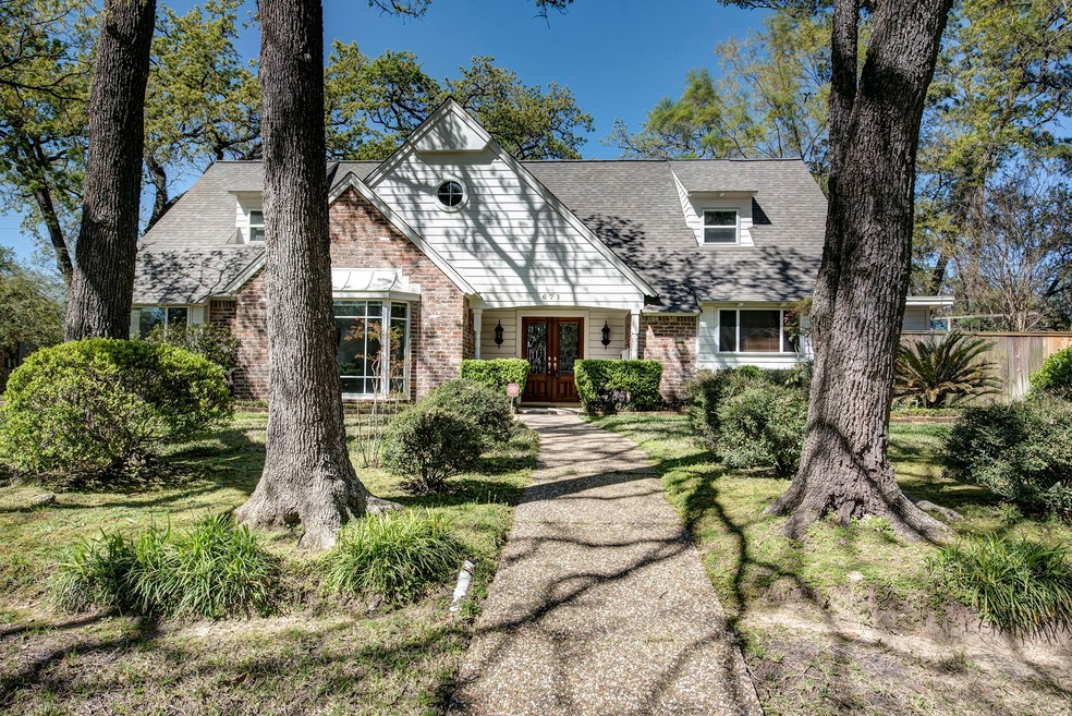 671 Ramblewood Rd, Houston, TX 77079 - photo 1