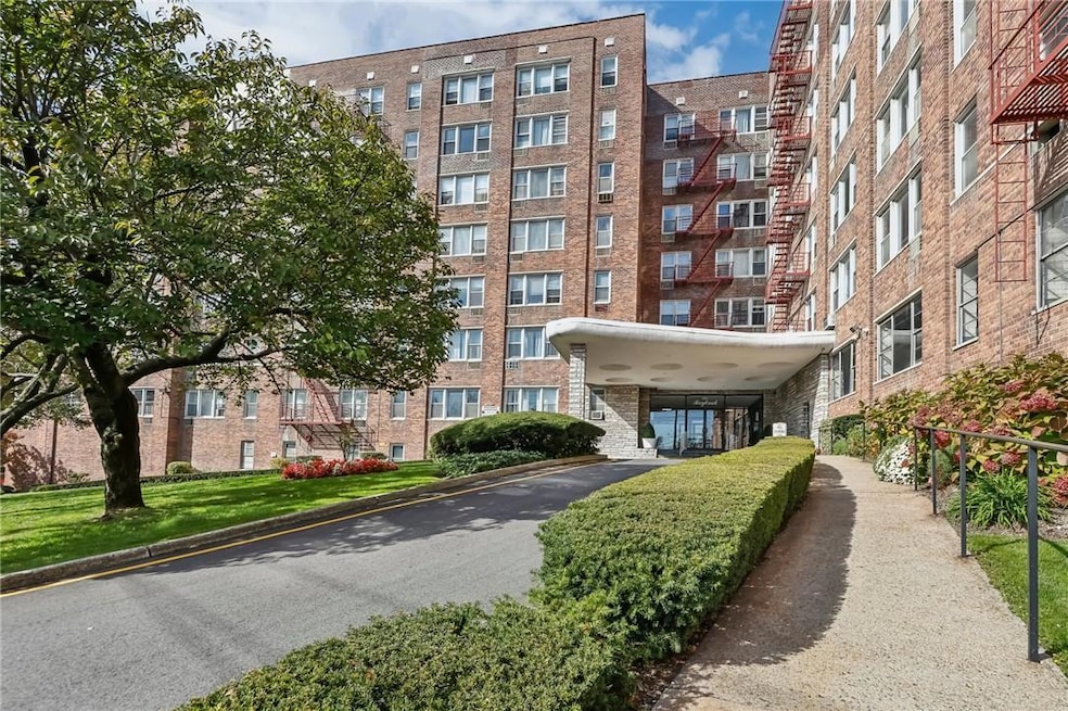 The Raybrook unit 623, Yonkers, NY 10704 - photo 1