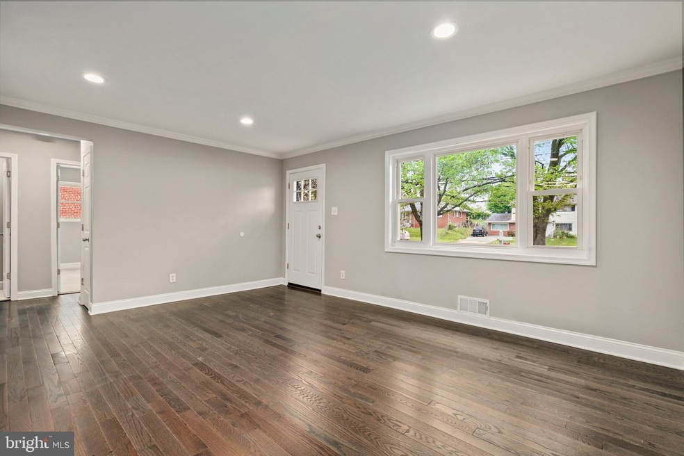 13202 Parkland Dr, Rockville, MD 20853 - photo 1