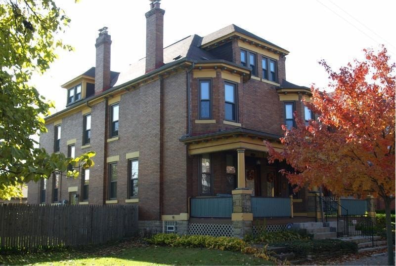 997 Franklin Ave