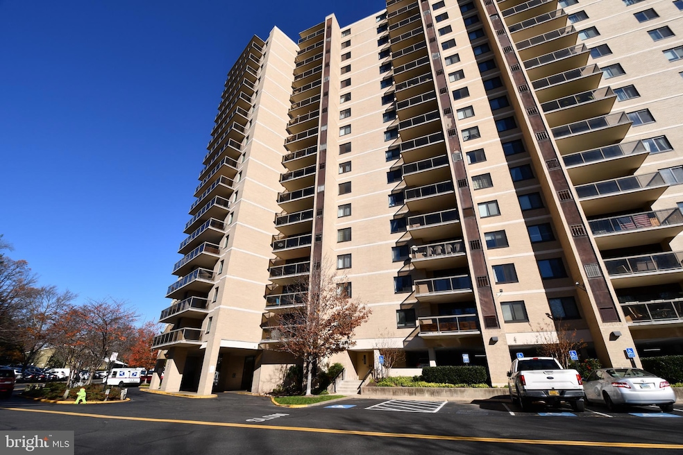 307 Yoakum Pkwy unit 606, Alexandria, VA 22304 - photo 1