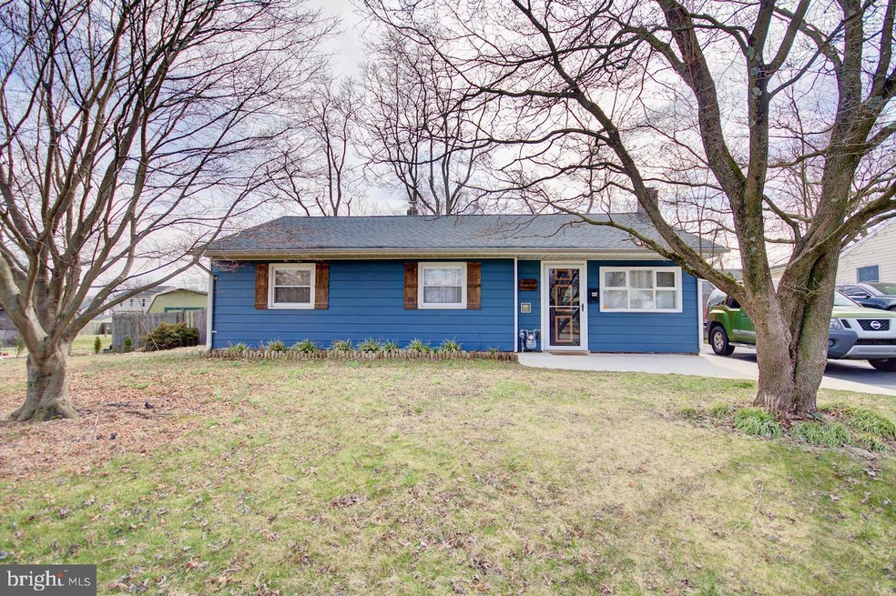 237 Alden Ave, Morrisville, PA 19067 - photo 1