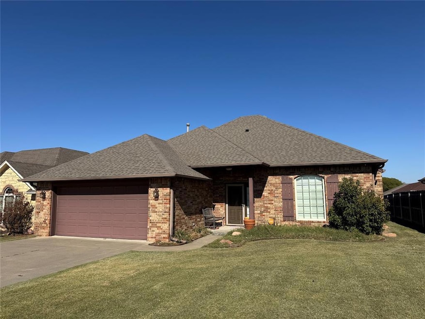 1112 Ariana St, Shawnee, OK 74804 - photo 1